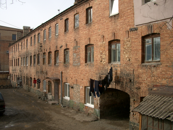 Уткинская улица 8)